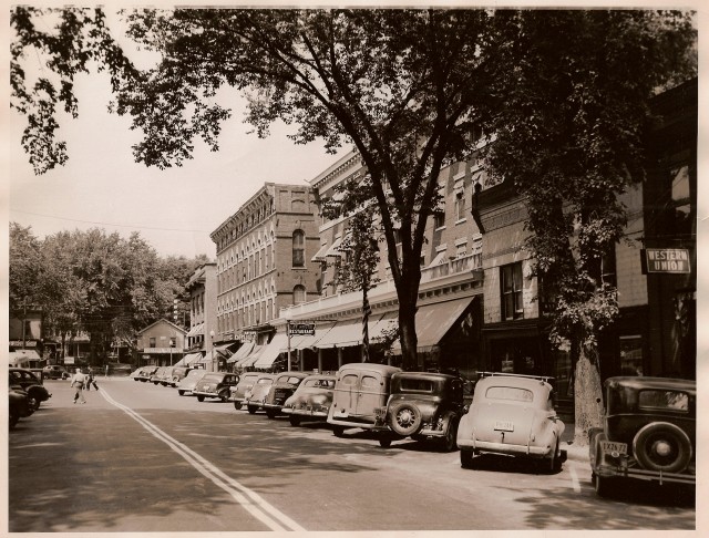 Main St Looking North