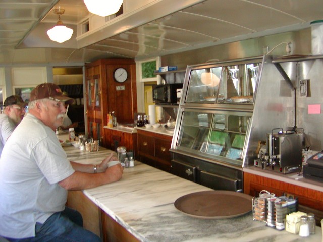 View of interior - counter