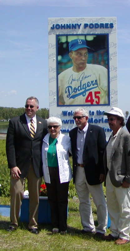 Podres sign dedicated